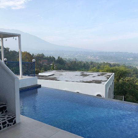 Villa Blue Door, Puncak Pondok Cipaseban Dış mekan fotoğraf