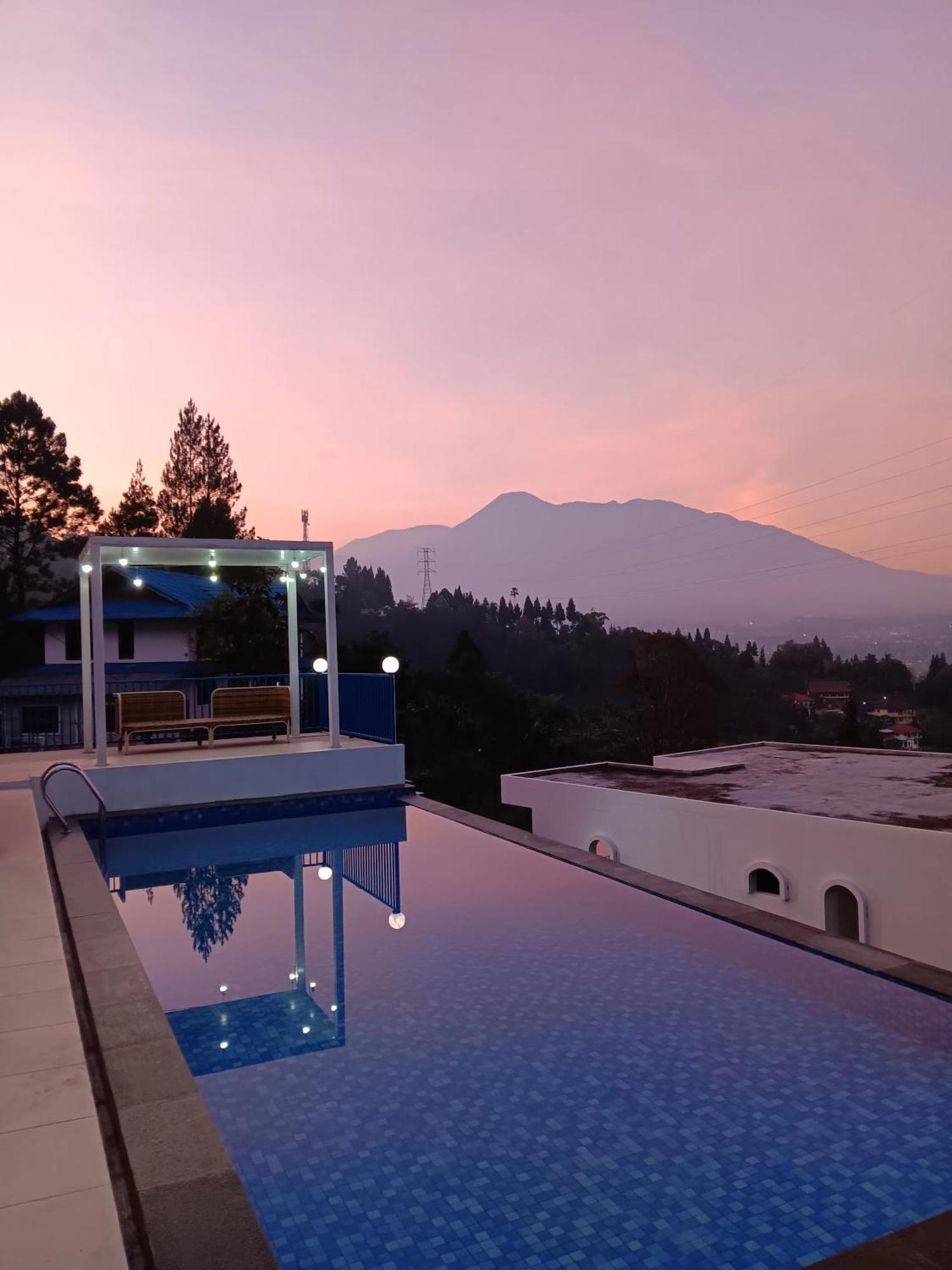 Villa Blue Door, Puncak Pondok Cipaseban Dış mekan fotoğraf